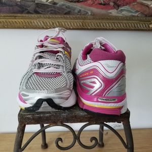 Saucony Hurricane 15